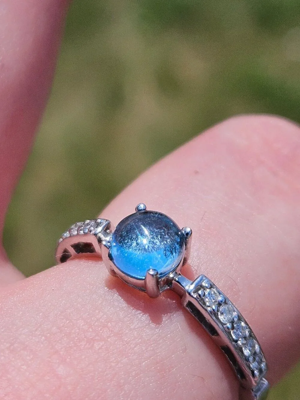 Sonia B 14K White Gold Cabochon Blue Topaz 5mm & Diamond Ring Band Size 9